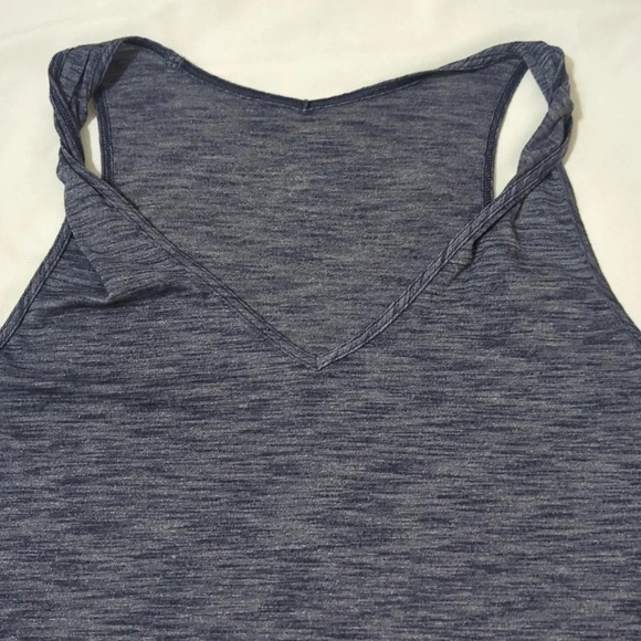 Lululemon Do the Twist Tank Yoga, Color Heathered Deep Navy Size 2 - Picture 6 of 14